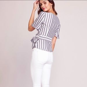 NWT BB Dakota blue and white wrap top